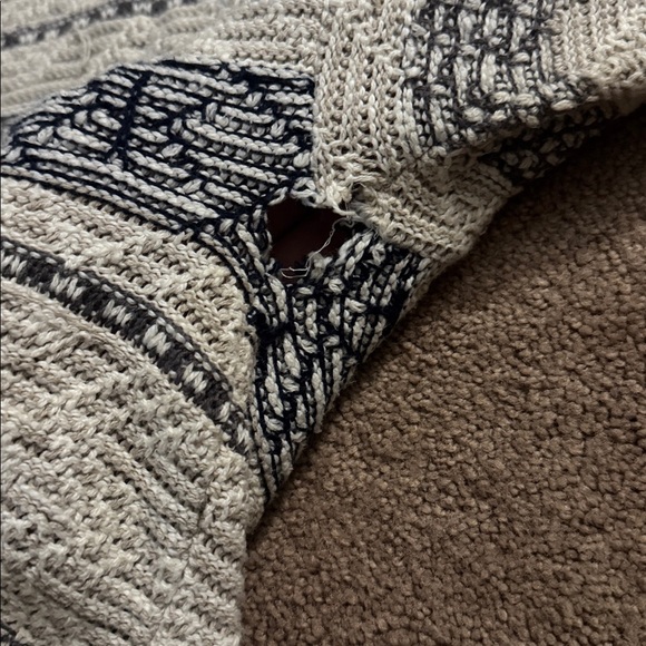 Jantzen Cream and Black Knit Sweater - Picture 5 of 5